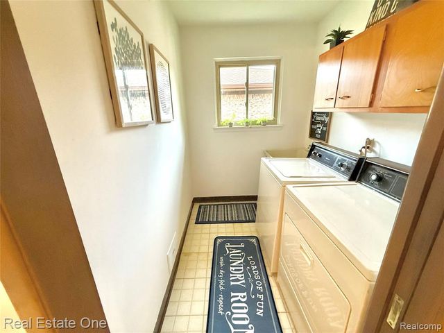 2233 Mellowood Drive, Sterling Heights, MI 48310