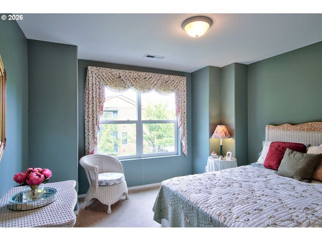 8638 Ne ADLINGTON St, Hillsboro, OR 97006