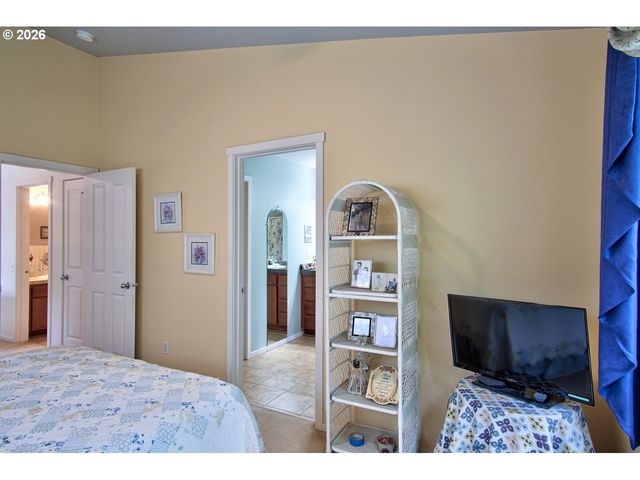 8638 Ne ADLINGTON St, Hillsboro, OR 97006