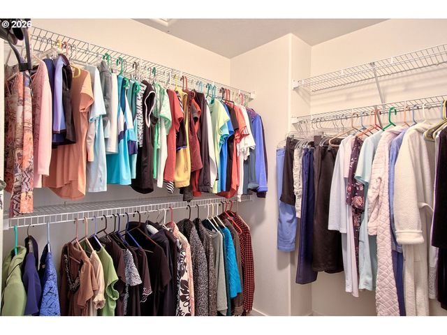 8638 Ne ADLINGTON St, Hillsboro, OR 97006