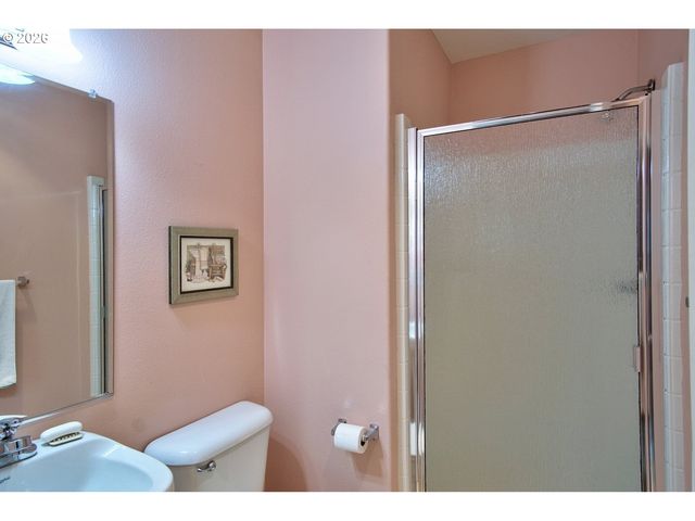 8638 Ne ADLINGTON St, Hillsboro, OR 97006