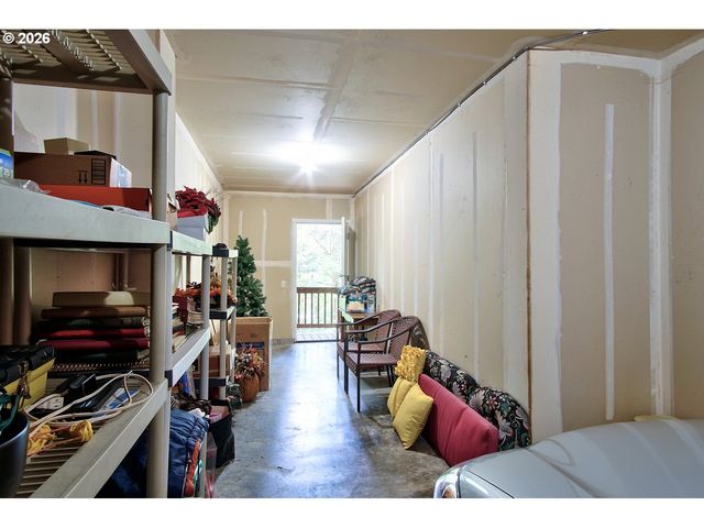 8638 Ne ADLINGTON St, Hillsboro, OR 97006