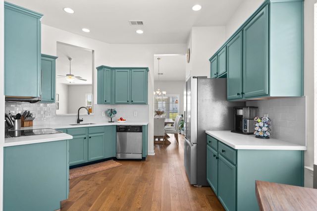 611 Woodman Dr., Conway, SC 29526