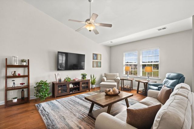 611 Woodman Dr., Conway, SC 29526