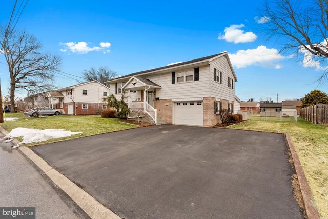 347 FRY AVE, Robesonia, PA 19551