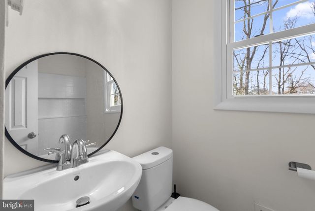 200 CHARMUTH CT, Waldorf, MD 20602