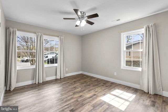 200 CHARMUTH CT, Waldorf, MD 20602