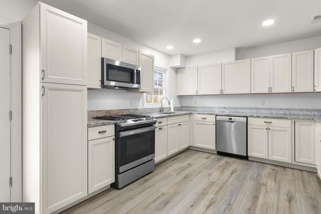 200 CHARMUTH CT, Waldorf, MD 20602