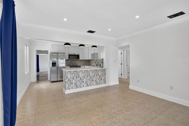 2427 Harding Street, Hollywood, FL 33020