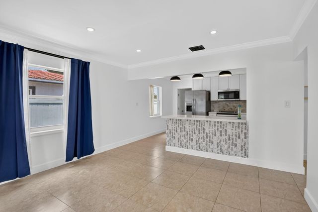 2427 Harding Street, Hollywood, FL 33020