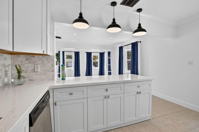 2427 Harding Street, Hollywood, FL 33020