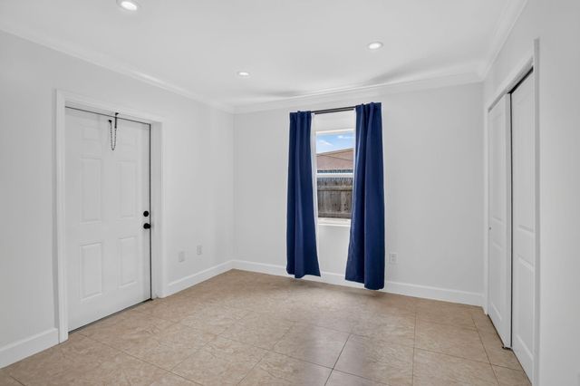 2427 Harding Street, Hollywood, FL 33020