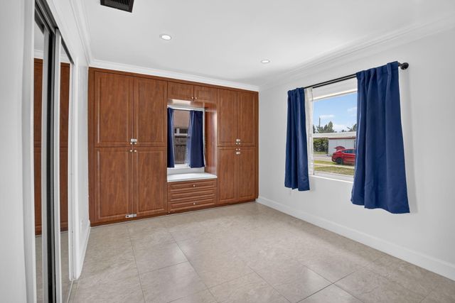 2427 Harding Street, Hollywood, FL 33020