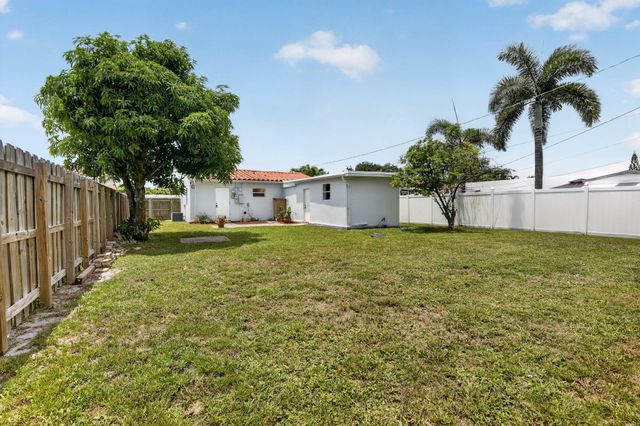 2427 Harding Street, Hollywood, FL 33020