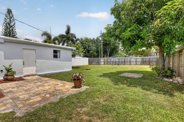 2427 Harding Street, Hollywood, FL 33020