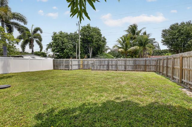 2427 Harding Street, Hollywood, FL 33020