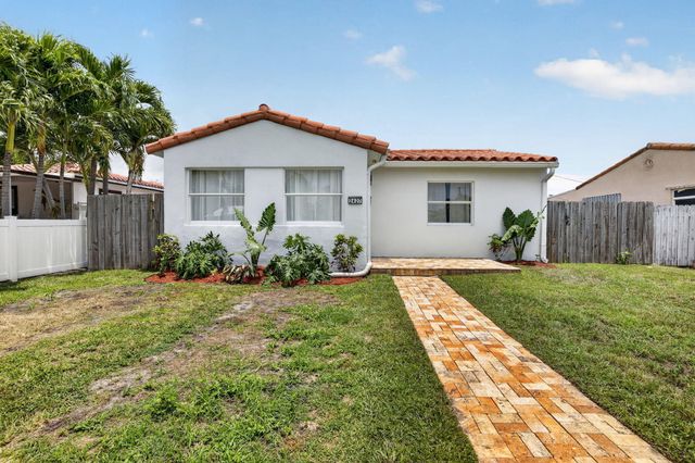 2427 Harding Street, Hollywood, FL 33020
