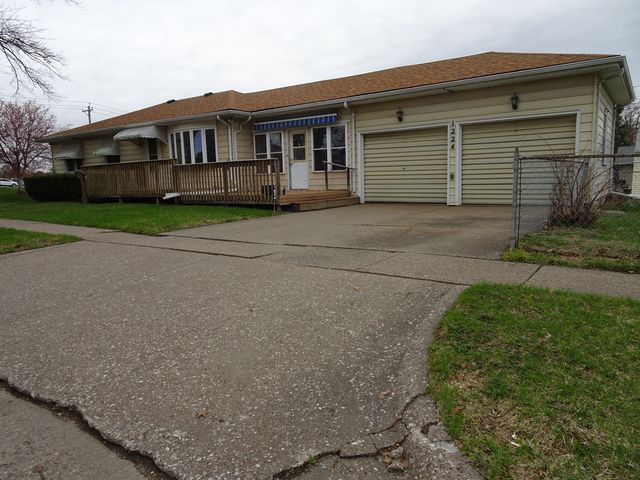 1224 W Rusholme Street, Davenport, IA 52804