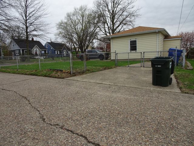 1224 W Rusholme Street, Davenport, IA 52804