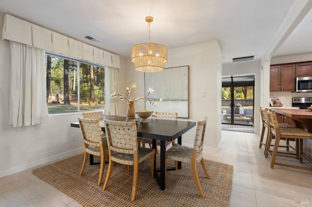 1050 White Cottage Rd N, Angwin, CA 94508