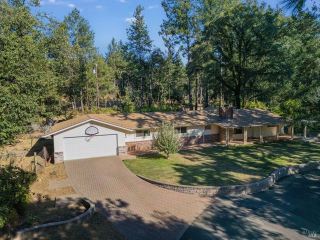 1050 White Cottage Rd N, Angwin, CA 94508