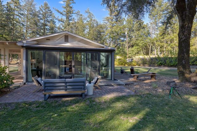 1050 White Cottage Rd N, Angwin, CA 94508