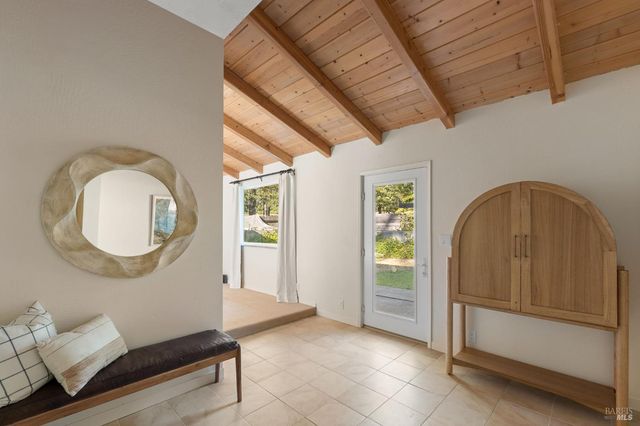 1050 White Cottage Rd N, Angwin, CA 94508