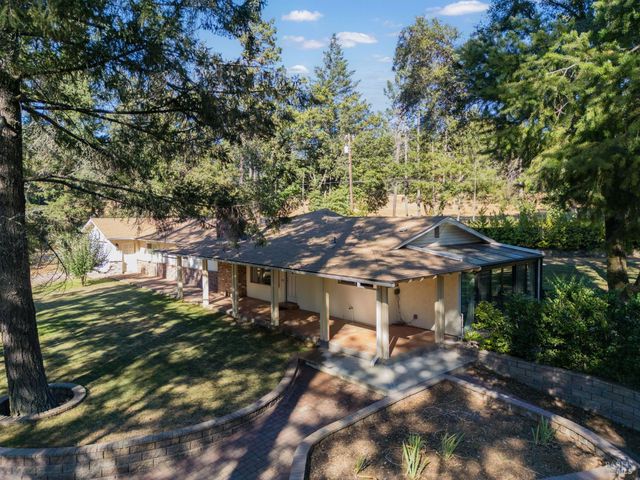 1050 White Cottage Rd N, Angwin, CA 94508