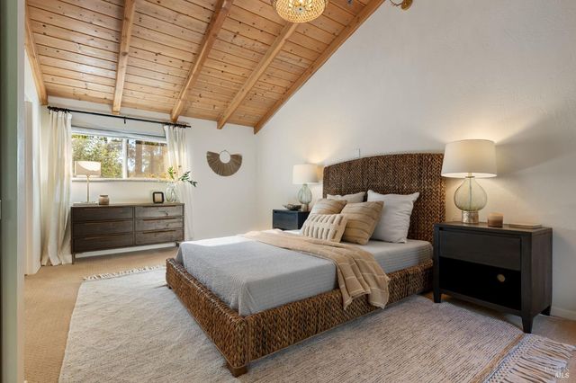 1050 White Cottage Rd N, Angwin, CA 94508