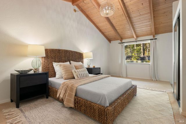 1050 White Cottage Rd N, Angwin, CA 94508