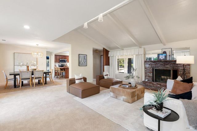 1050 White Cottage Rd N, Angwin, CA 94508
