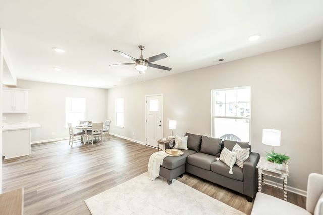 633 17th Avenue, Springfield, TN 37172