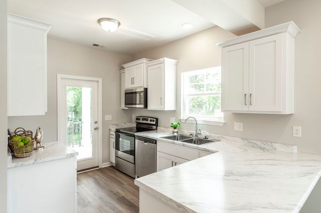 633 17th Avenue, Springfield, TN 37172