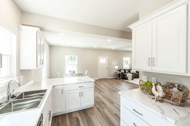 633 17th Avenue, Springfield, TN 37172