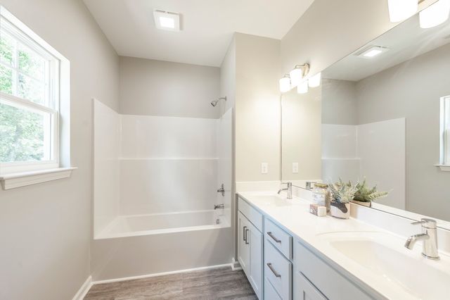 633 17th Avenue, Springfield, TN 37172