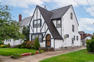 425 Marcellus Road, Mineola, NY 11501