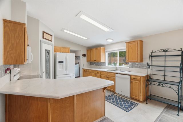 5483 S Swenson Rd, Deer Park, WA 99006