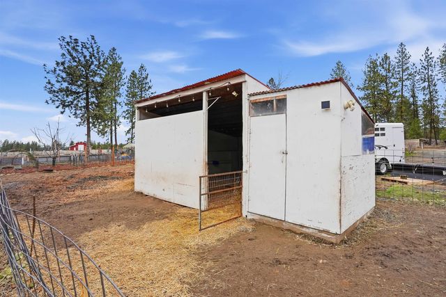 5483 S Swenson Rd, Deer Park, WA 99006