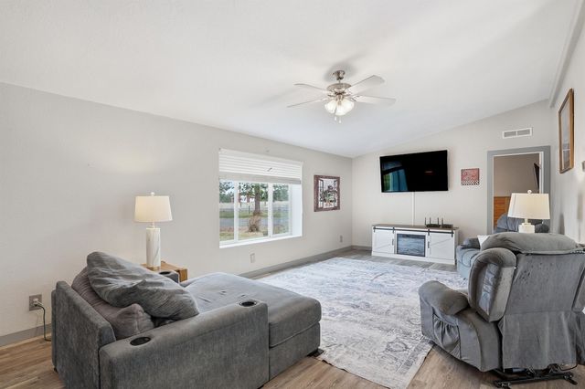 5483 S Swenson Rd, Deer Park, WA 99006