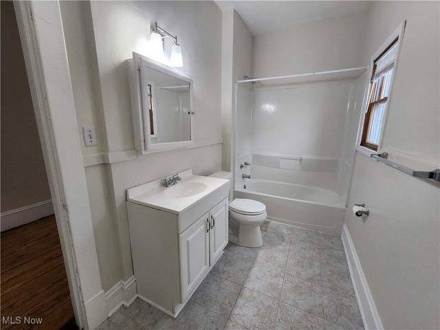 1949 Coltman Road 4, Cleveland, OH 44106