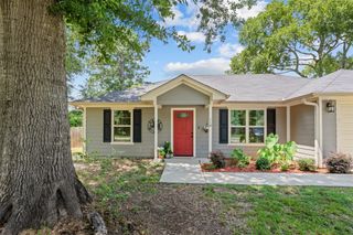 118 W Cayuga Drive, Athens, TX 75751