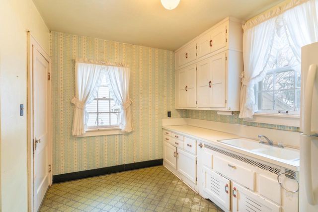 952 BOND STREET, Green Bay, WI 54303