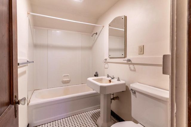 952 BOND STREET, Green Bay, WI 54303