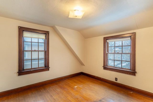 952 BOND STREET, Green Bay, WI 54303