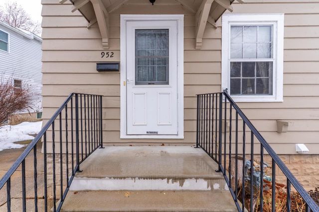 952 BOND STREET, Green Bay, WI 54303