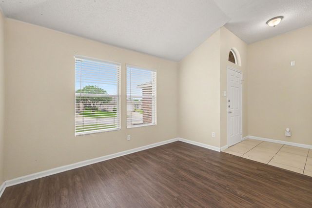 800 Castlewick Court, Arlington, TX 76018