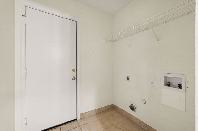 800 Castlewick Court, Arlington, TX 76018