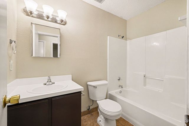 800 Castlewick Court, Arlington, TX 76018