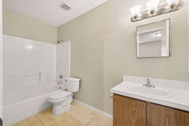 800 Castlewick Court, Arlington, TX 76018