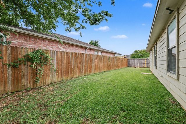 800 Castlewick Court, Arlington, TX 76018